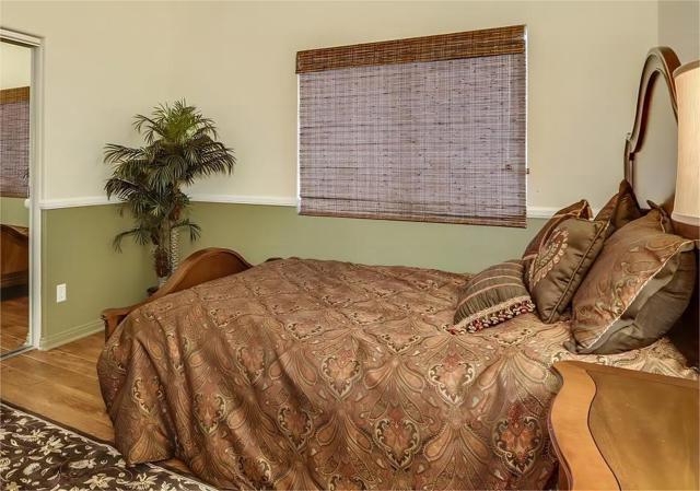 988 Alta, Palm Springs CA: https://media.crmls.org/mediaz/b89b845f-ab81-44f6-83f2-f9fff5080b0c.jpg