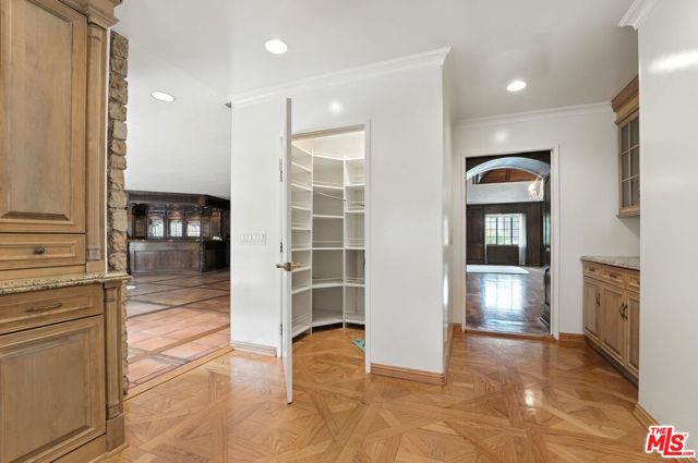 Drew Fenton | 16560 Park Lane Circle Los Angeles CA | MLS: 7286867