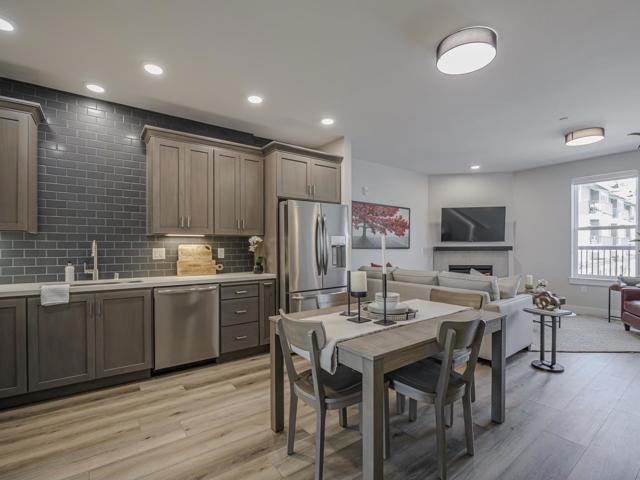 116 Aptos Village Way, Aptos CA: https://media.crmls.org/mediaz/b89ba7c4-215e-4732-bcad-13969edbfc81.jpg