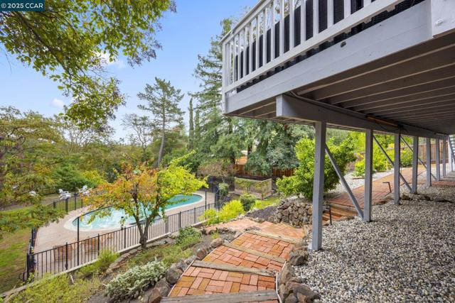 110 Twin Peaks Drive, Walnut Creek CA: https://media.crmls.org/mediaz/b89baf35-c9cb-4db8-81d3-2d0284ceac6e.jpg