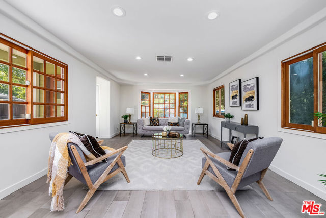4623 Jessica Drive, Los Angeles CA: https://media.crmls.org/mediaz/b89c2e00-c557-4412-b619-ce0a24917995.jpg
