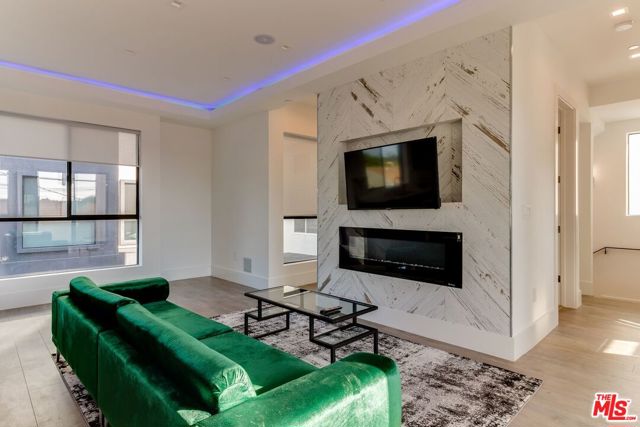 1938 Chariton Street, Los Angeles CA: https://media.crmls.org/mediaz/b89c6b58-f2dd-43fb-9dd4-64deac4458c3.jpg
