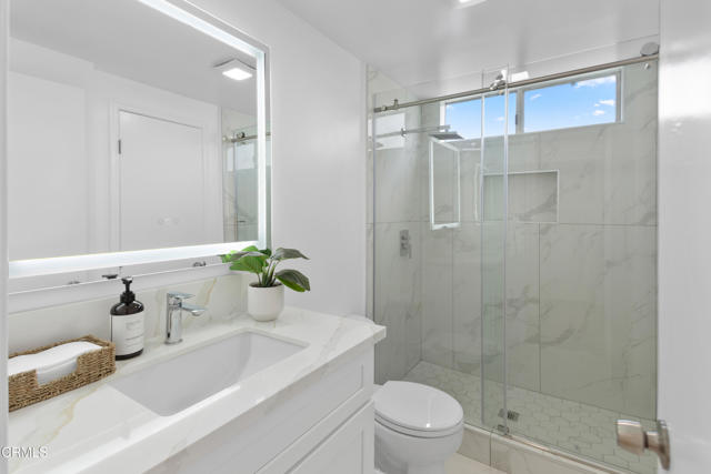 Detail Gallery Image 15 of 35 For 3955 Blackwood St, Thousand Oaks,  CA 91320 - 5 Beds | 3/1 Baths