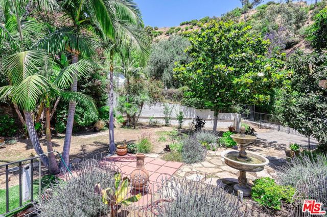 1790 Viewmont Drive, Los Angeles, California 90069, 3 Bedrooms Bedrooms, ,3 BathroomsBathrooms,Single Family Residence,For Sale,Viewmont,24409195