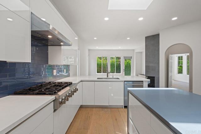 Detail Gallery Image 22 of 75 For 2327 Falkirk Row, La Jolla,  CA 92037 - 3 Beds | 3/1 Baths