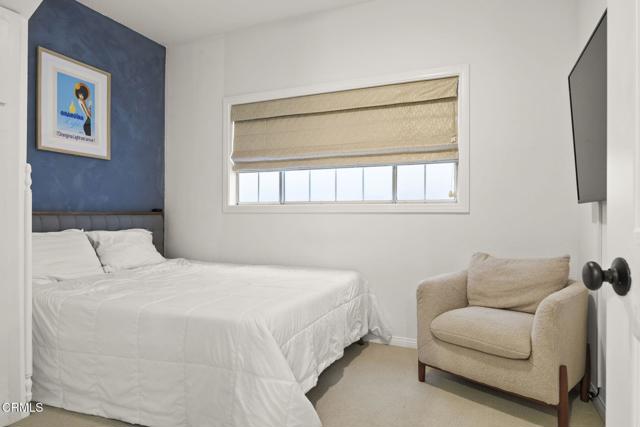3541 Ocean Drive, Oxnard CA: https://media.crmls.org/mediaz/b89e1f82-5f45-458b-a303-f28558a6dc8c.jpg