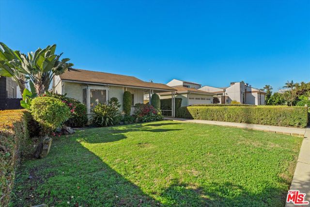 1757 Wellesley Avenue, Los Angeles CA: https://media.crmls.org/mediaz/b89ee861-1330-4f3e-9064-51e0bb084969.jpg