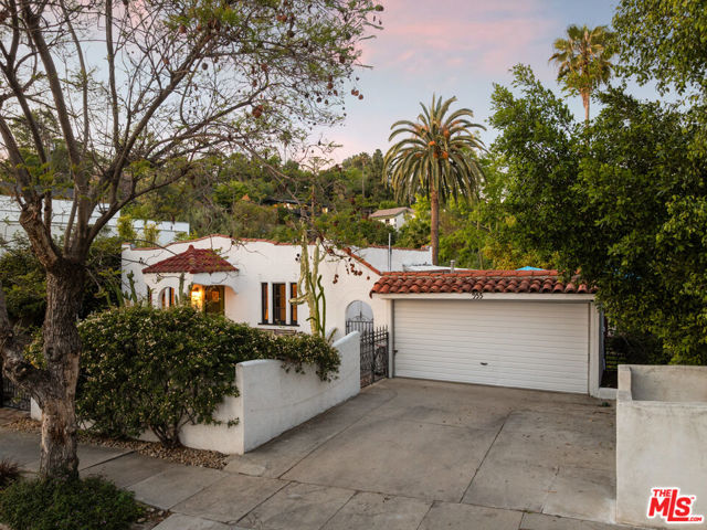 955 W Avenue 37, Los Angeles CA: https://media.crmls.org/mediaz/b89ff196-57a4-4183-8316-925cd02330b8.jpg