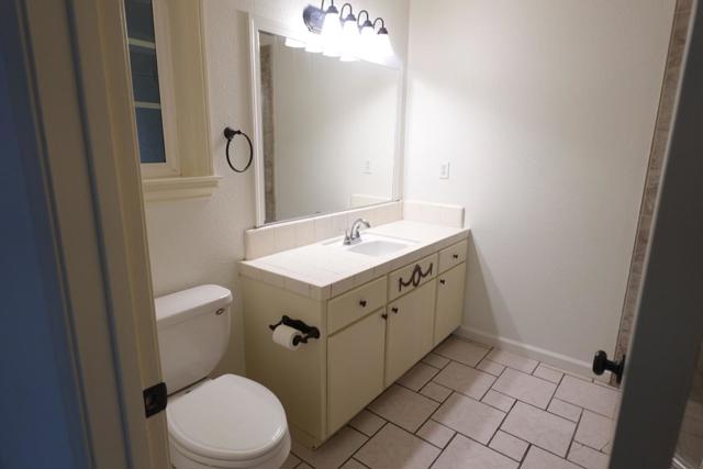 3808 Longbridge Drive, Modesto CA: https://media.crmls.org/mediaz/b8a05d75-8eb9-4478-b84c-66241d538693.jpg
