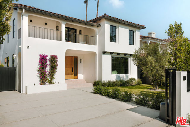 446 N Croft Avenue, Los Angeles CA: https://media.crmls.org/mediaz/b8a1a728-fd15-4608-a95e-baa93ff14f0f.jpg