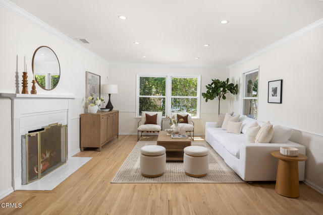 1134 Bella Vista Avenue, Pasadena CA: https://media.crmls.org/mediaz/b8a1c033-46c9-48f4-b658-39159006608b.jpg