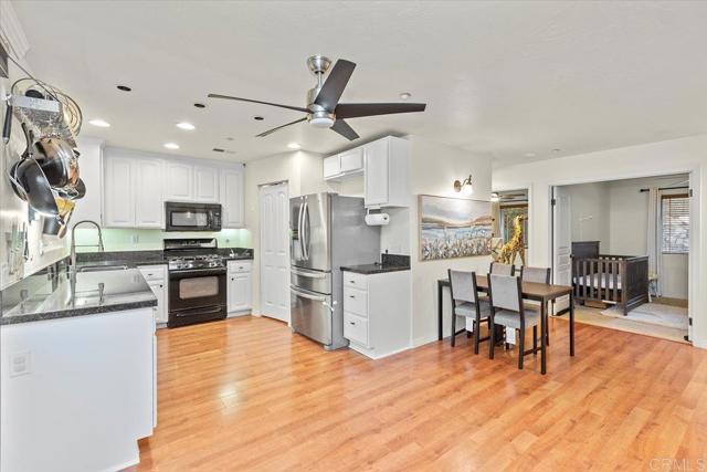Image 11 of 35 For 933 Silverbrook Drive
