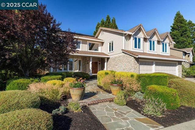 260 Edinburgh Cir, Danville CA: https://media.crmls.org/mediaz/b8a3427f-5c75-4b30-afe1-8e54b36ac11d.jpg