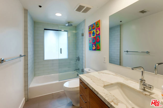 2929 Passmore Drive, Los Angeles CA: https://media.crmls.org/mediaz/b8a39dcd-7d41-45b4-94be-05edf78d525b.jpg