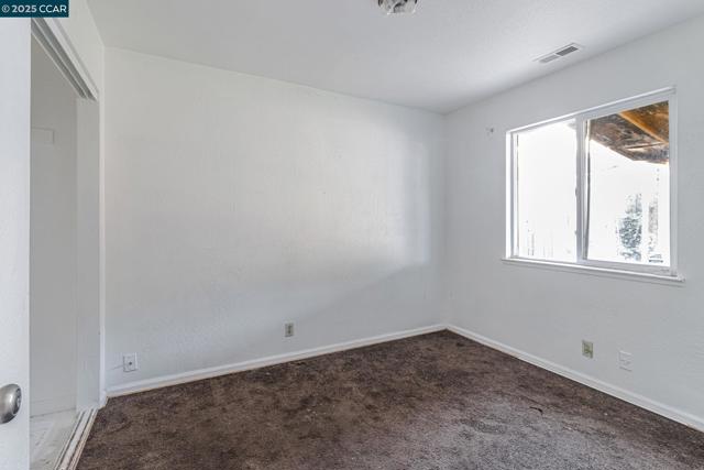 813 Grant St, Vallejo CA: https://media.crmls.org/mediaz/b8a45e7d-958f-46d1-8d1f-f93ca5ae6340.jpg