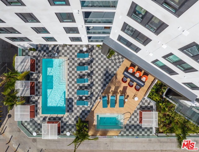 250 E Broadway, Long Beach CA: https://media.crmls.org/mediaz/b8a61bb0-d7cd-486c-8bef-eb43bb335d6e.jpg