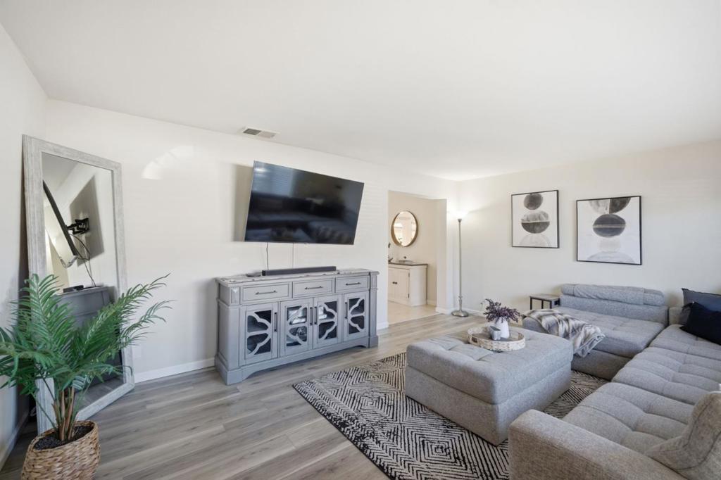 5475 Don Juan Circle