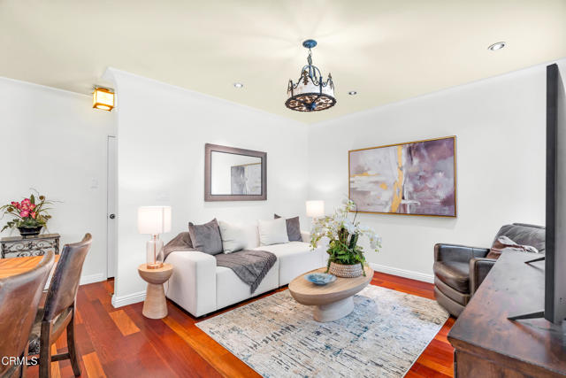 600 Woodland Drive, Sierra Madre CA: https://media.crmls.org/mediaz/b8a66ed8-6309-49f2-8b88-04100eb1c516.jpg