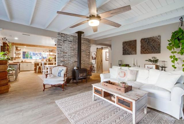 17048 Handlebar Rd, Ramona CA: https://media.crmls.org/mediaz/b8a7095e-7c4b-4d2d-a12c-bf1906402dfd.jpg