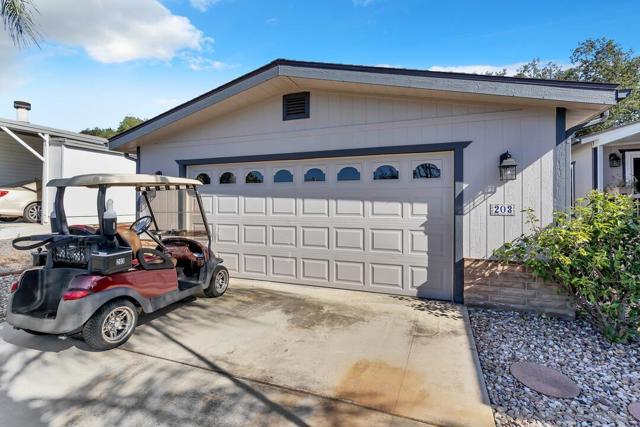18218 Paradise Mountain Rd, Valley Center CA: https://media.crmls.org/mediaz/b8a73707-a931-40dd-91d4-29347d80bfda.jpg