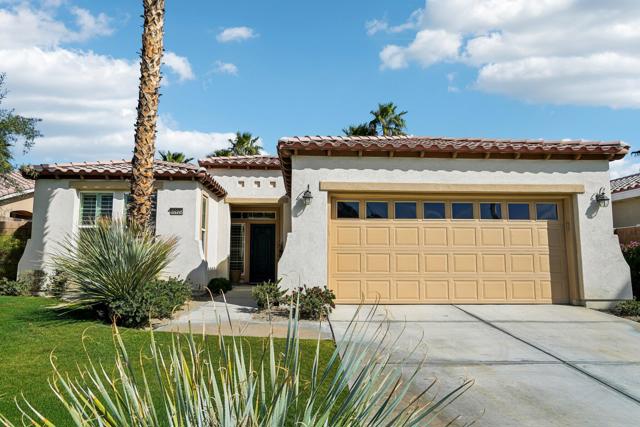 60920 Living Stone Drive, La Quinta CA: https://media.crmls.org/mediaz/b8a746fa-df1f-4431-bed3-6548d56d2e01.jpg