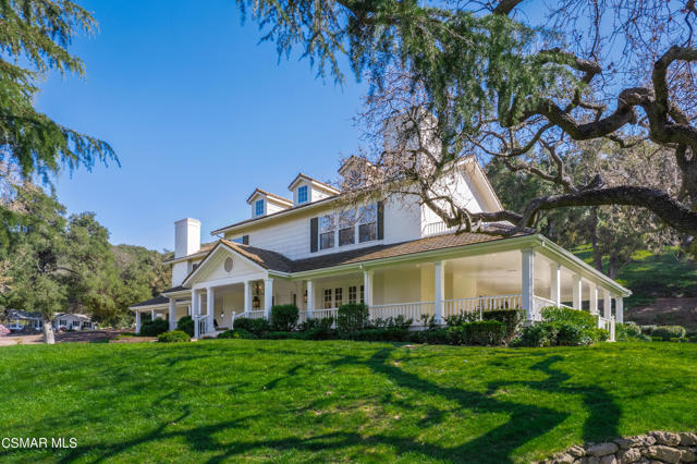 1464 Hidden Valley Road, Thousand Oaks CA: https://media.crmls.org/mediaz/b8a76700-591f-4a5a-a17b-21fe332b8193.jpg