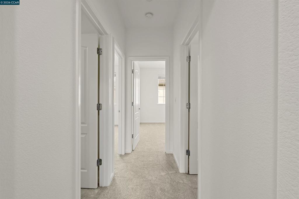 https://media.crmls.org/mediaz/b8a82df9-3510-467e-9090-606b88f01bb8.jpg?preset=X-Large