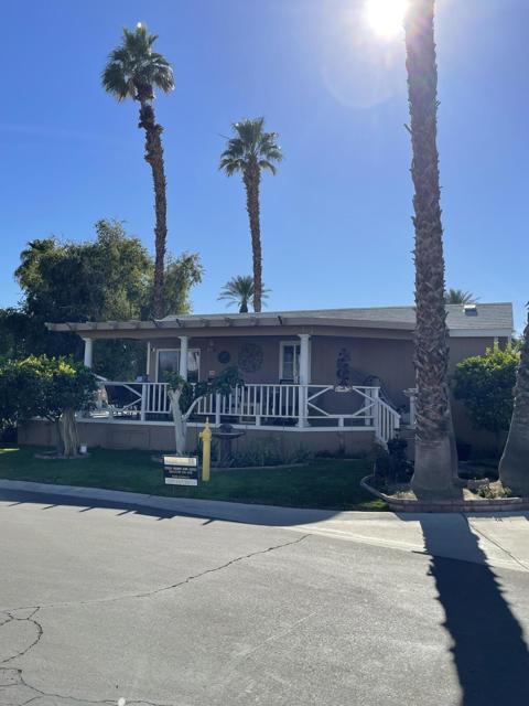 81620 Avenue 49, Indio CA: https://media.crmls.org/mediaz/b8a830cd-1a8c-47ee-84d5-12ba879d70d7.jpg