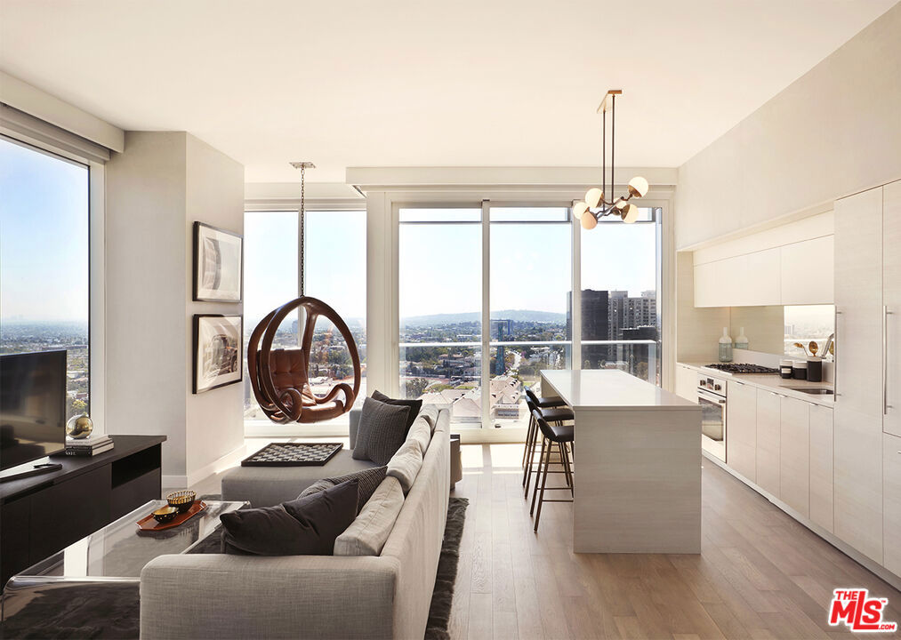 10000 Santa Monica Boulevard #2205