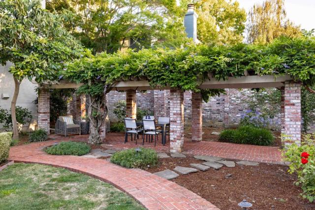 789 University Avenue, Palo Alto CA: https://media.crmls.org/mediaz/b8a8d25d-24a3-4232-a586-4779d50d0f7d.jpg