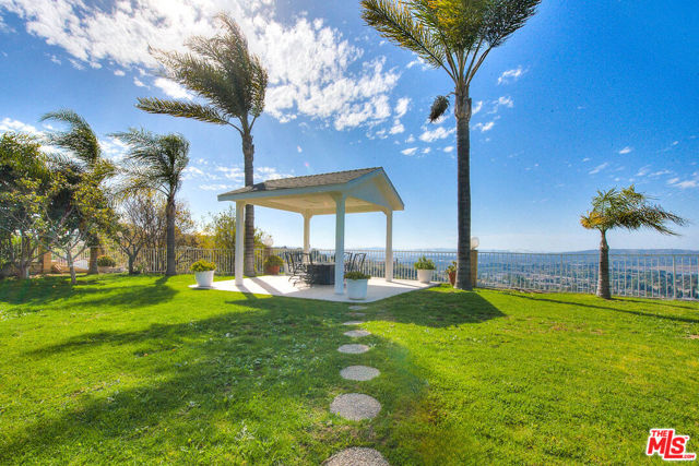 500 Topside Place, Diamond Bar CA: https://media.crmls.org/mediaz/b8a8e544-2f67-492e-b06b-0a3d2f96a254.jpg