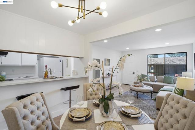 267 Famoso Plz, Union City CA: https://media.crmls.org/mediaz/b8a95d80-7925-423f-b928-31e8a838f8a7.jpg