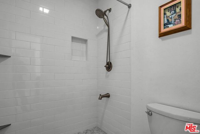 941 W Carson Street, Torrance CA: https://media.crmls.org/mediaz/b8a968d9-8aa6-41a4-914f-96bf627d2a08.jpg