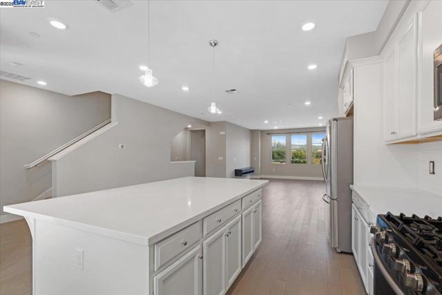 93 Catania Cmn, Fremont CA: https://media.crmls.org/mediaz/b8a96a97-1aa0-4c62-af4b-f6a4ef9b8866.jpg