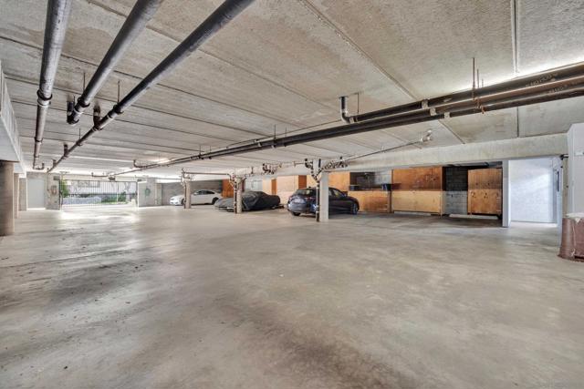 4055 Falcon St, San Diego CA: https://media.crmls.org/mediaz/b8a96dc0-c20f-48fe-a4ef-11549451d117.jpg