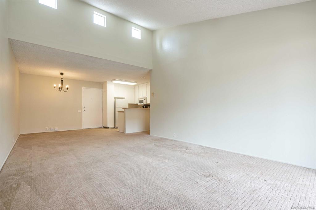 1855 Diamond St - photo 9