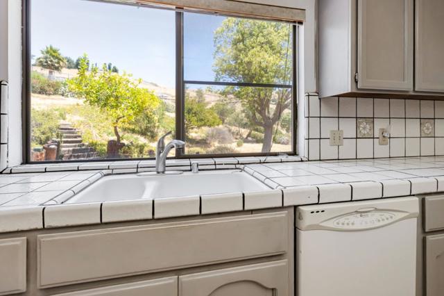 15231 Skyview Drive, San Jose CA: https://media.crmls.org/mediaz/b8aac310-e6dd-4358-ab05-7978c9354341.jpg