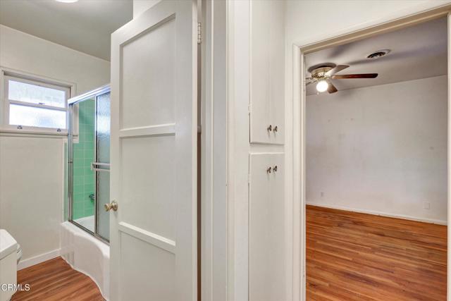 Detail Gallery Image 29 of 49 For 3942 Los Olivos Ln, Glendale,  CA 91214 - 3 Beds | 2 Baths