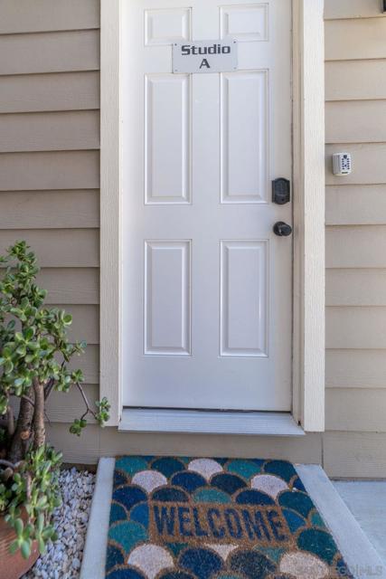 845 Beryle st unit A, San Diego CA: https://media.crmls.org/mediaz/b8aaf8e7-3c17-45e3-a10b-157b98491407.jpg