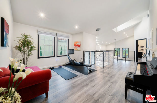 4392 Park Paloma, Calabasas CA: https://media.crmls.org/mediaz/b8ab2ebe-42f1-4b79-9292-10e03f33f6da.jpg