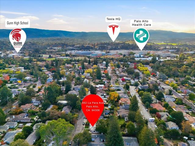 852 La Para Avenue, Palo Alto CA: https://media.crmls.org/mediaz/b8ab4550-ca8b-4f3c-96f2-67599422754e.jpg