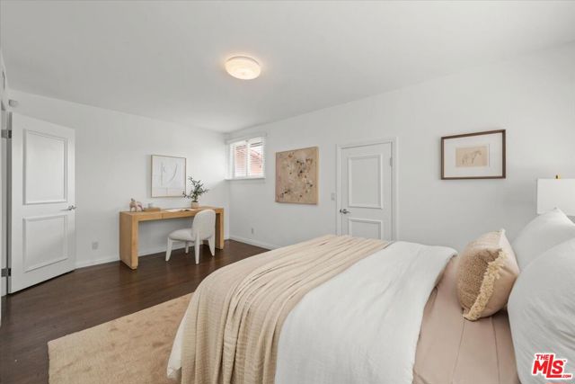 10411 Windtree Drive, Bel Air CA: https://media.crmls.org/mediaz/b8abdbf7-dcf4-4bab-972e-6db645ce2a8c.jpg