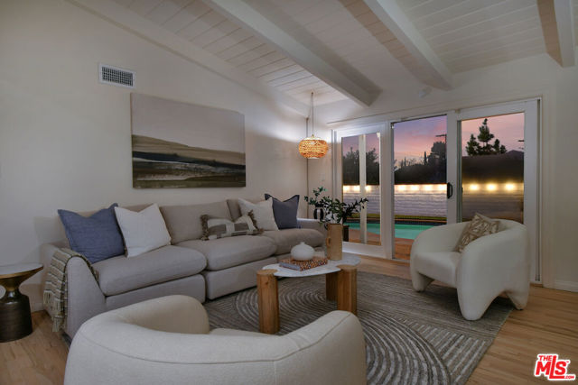 12614 Morrison Street photo 6