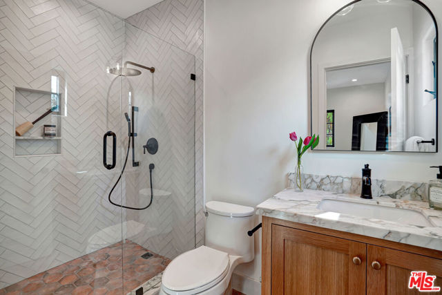 8617 Rugby Drive, West Hollywood CA: https://media.crmls.org/mediaz/b8ac4d0f-f2e4-4dde-a6db-12b8837ebf6b.jpg