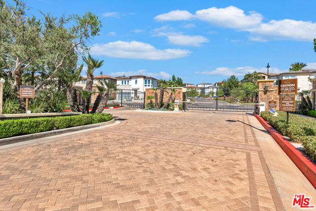 11945 Mirabel Way, Porter Ranch CA: https://media.crmls.org/mediaz/b8ac4e0f-f528-44fd-b7b9-a7151200e76a.jpg