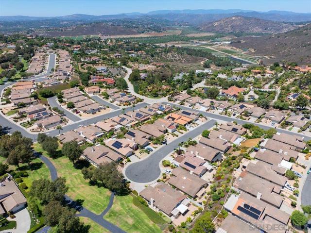 13338 Corte De Chucena, San Diego CA: https://media.crmls.org/mediaz/b8ad6051-f187-4bbb-9ecd-bc332298a8ff.jpg