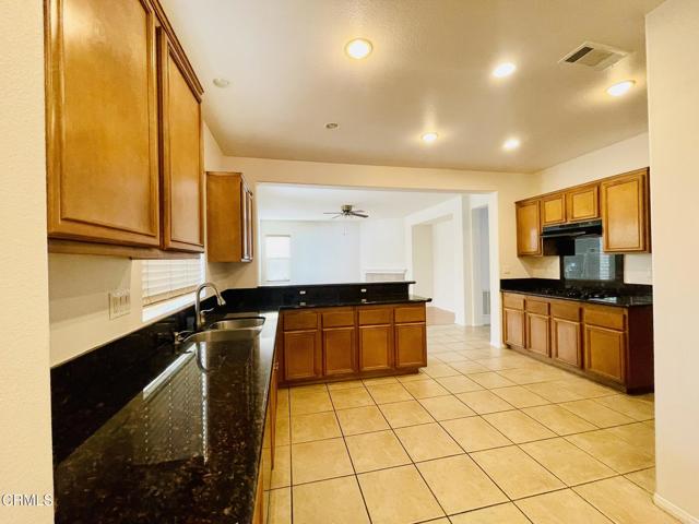 Detail Gallery Image 9 of 37 For 22253 Summer Holly Ave, Moreno Valley,  CA 92553 - 4 Beds | 4 Baths