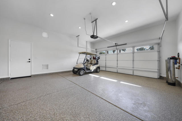 81800 Eagle Claw Drive, La Quinta CA: https://media.crmls.org/mediaz/b8ae538c-c33d-4ba6-819e-a9334d2e5a8c.jpg