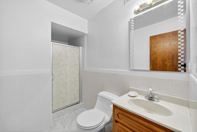 476 7th Avenue, San Francisco CA: https://media.crmls.org/mediaz/b8ae8c27-7df4-41b3-ad3c-2c4ecb173765.jpg