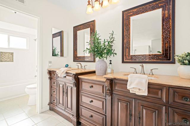 14105 Durhullen Dr, Poway CA: https://media.crmls.org/mediaz/b8aee06a-fde1-405f-96a1-e6c23a88f38a.jpg